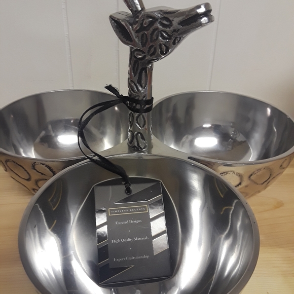 NWT! Serving Bowls! - Picture 2 of 5